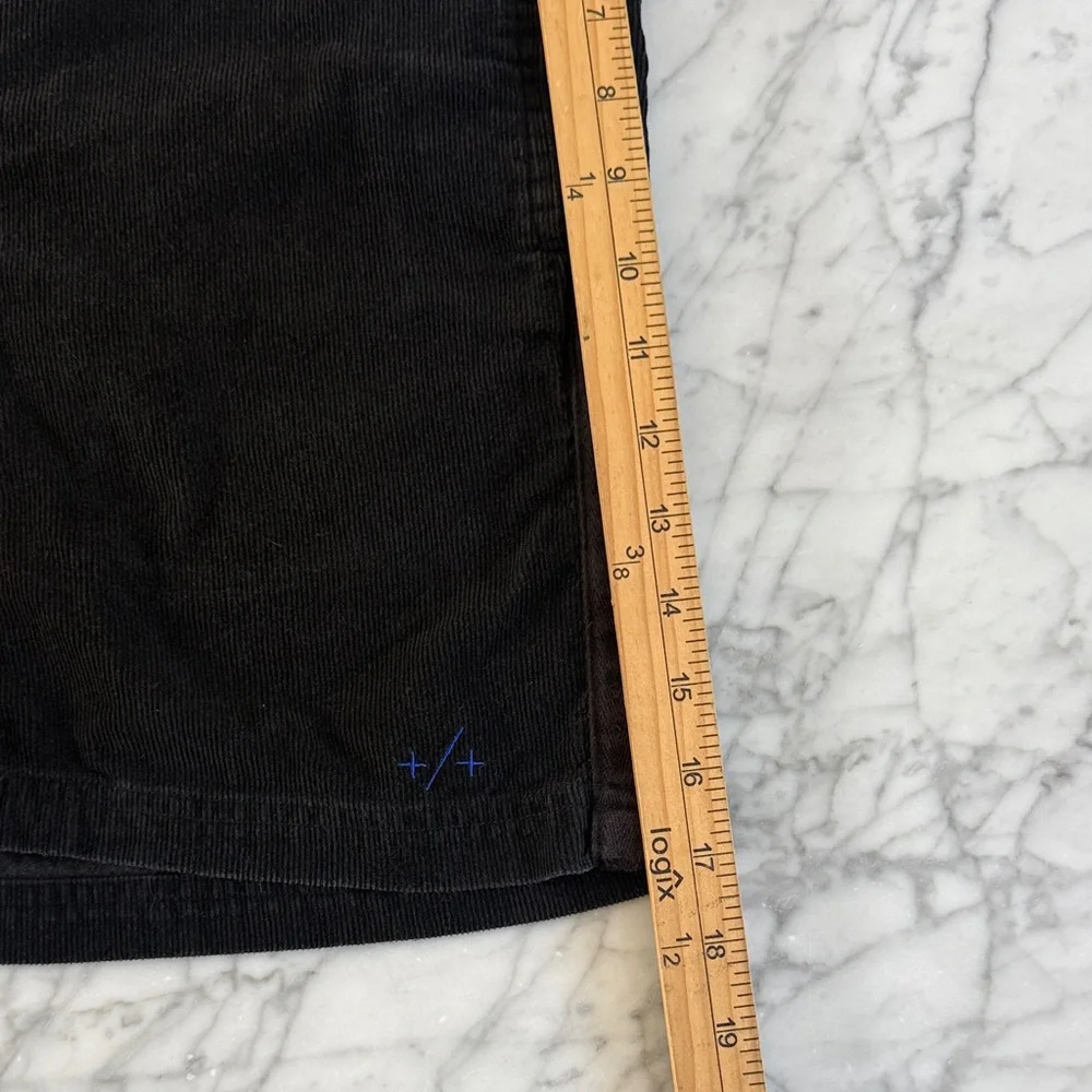 Vintage Globe Skate Brand Y2K Men’s Sz S Black Drawstring Corduroy Shorts